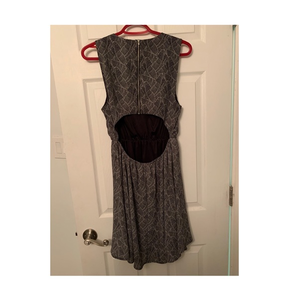 🌵Express Monochrome Print Dress w/ Back Slit🌵 - Picture 2 of 9